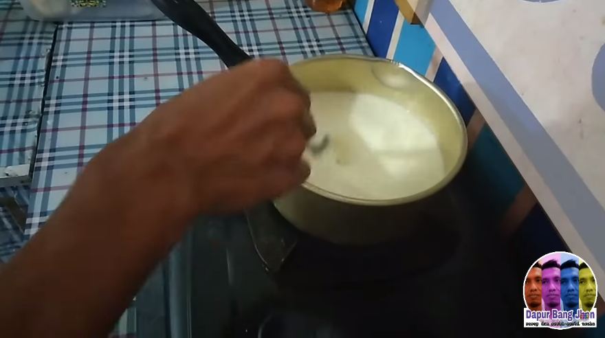 Tanpa bahan tambahan, ini cara menyimpan susu sapi murni agar awet hingga seminggu