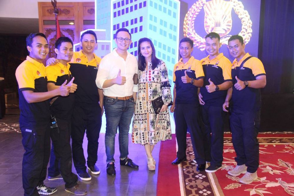 Bocah polos ini jadi istri polisi © Instagram Bocah polos ini jadi istri polisi © Instagram