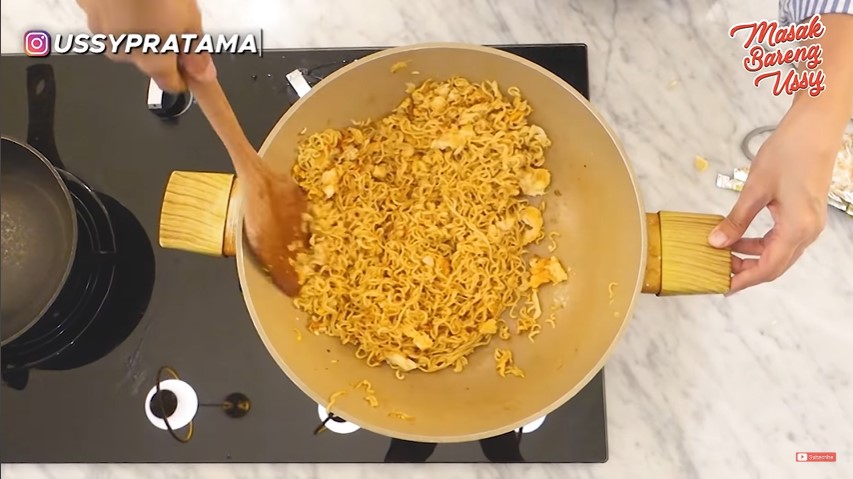 10 Inspirasi masakan serba pedas ala Ussy Sulistiawaty ini nikmat dan bumbunya nendang