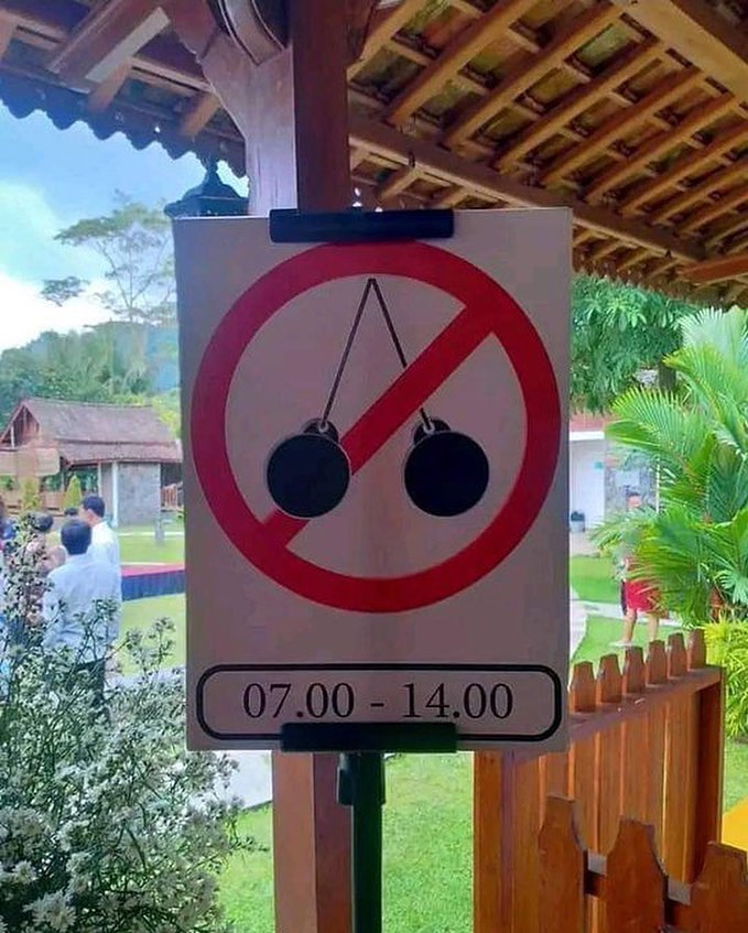 benda di depan rumah mikir keras © berbagai sumber benda di depan rumah mikir keras © berbagai sumber