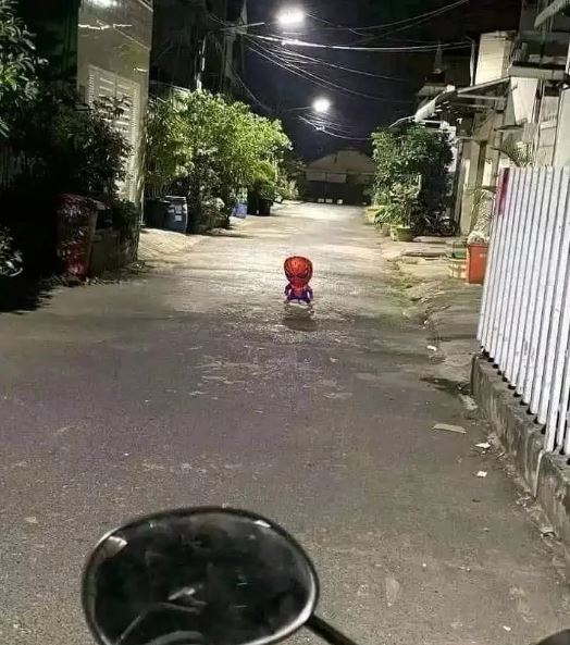 benda di depan rumah mikir keras © berbagai sumber