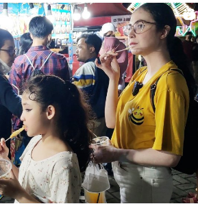 pesinetron bareng anak ini bak kakak adik © 2023 brilio.net pesinetron bareng anak ini bak kakak adik © 2023 brilio.net