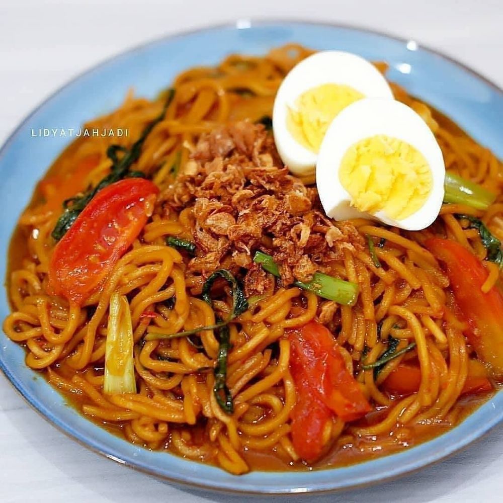 11 Resep olahan mie kuning kuah pedas, segar dan menggugah selera