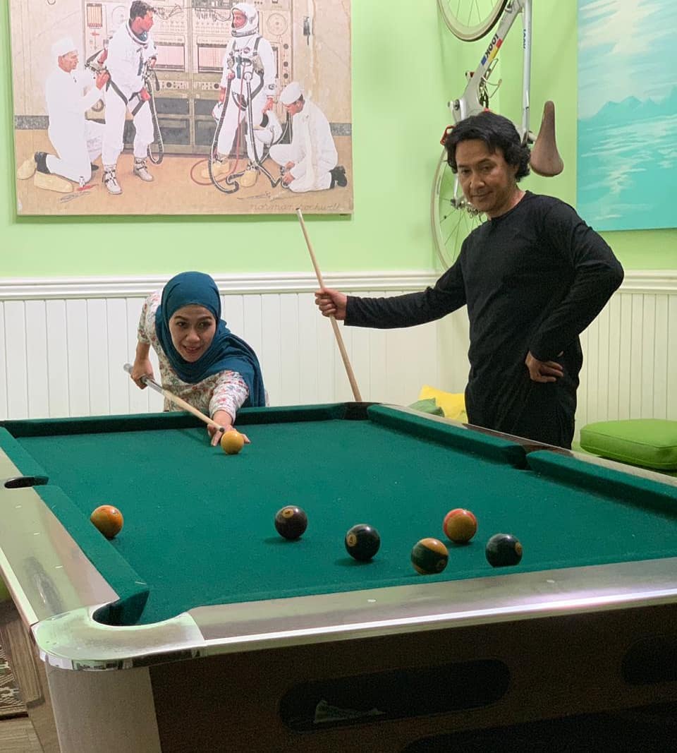 11 Potret Agus Kuncoro 'Ustadz Adi di Ronaldowati' bareng istri © 2023 brilio.net