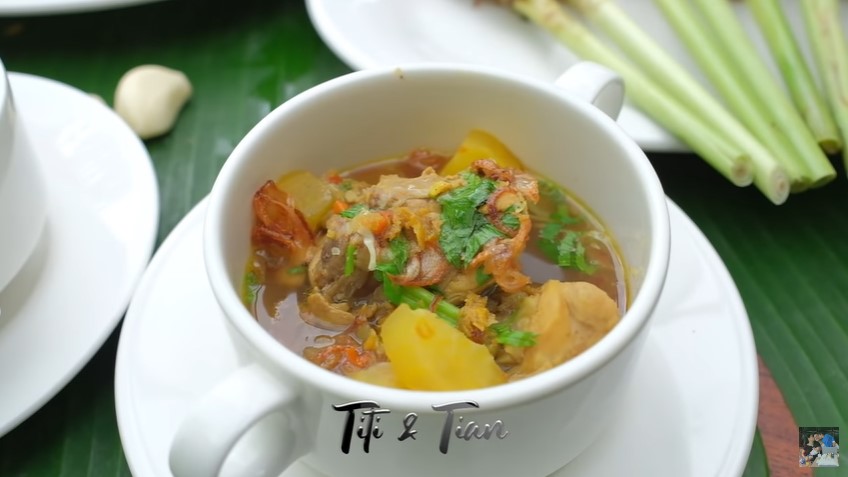 11 Masakan berbahan ayam ala Titi Kamal ini praktis dan menggugah selera