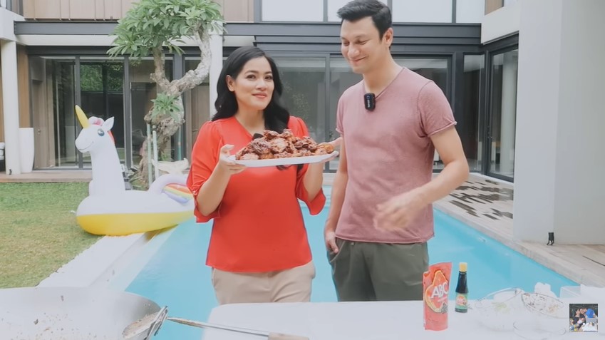 11 Masakan berbahan ayam ala Titi Kamal ini praktis dan menggugah selera