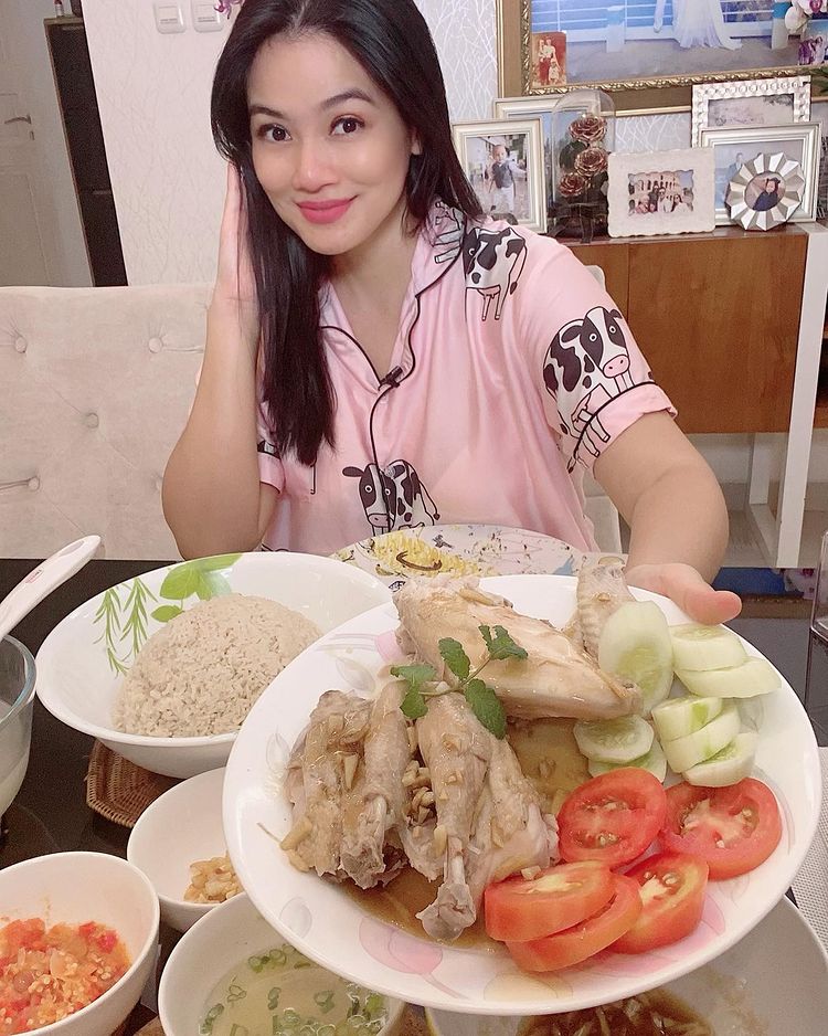 11 Masakan berbahan ayam ala Titi Kamal ini praktis dan menggugah selera