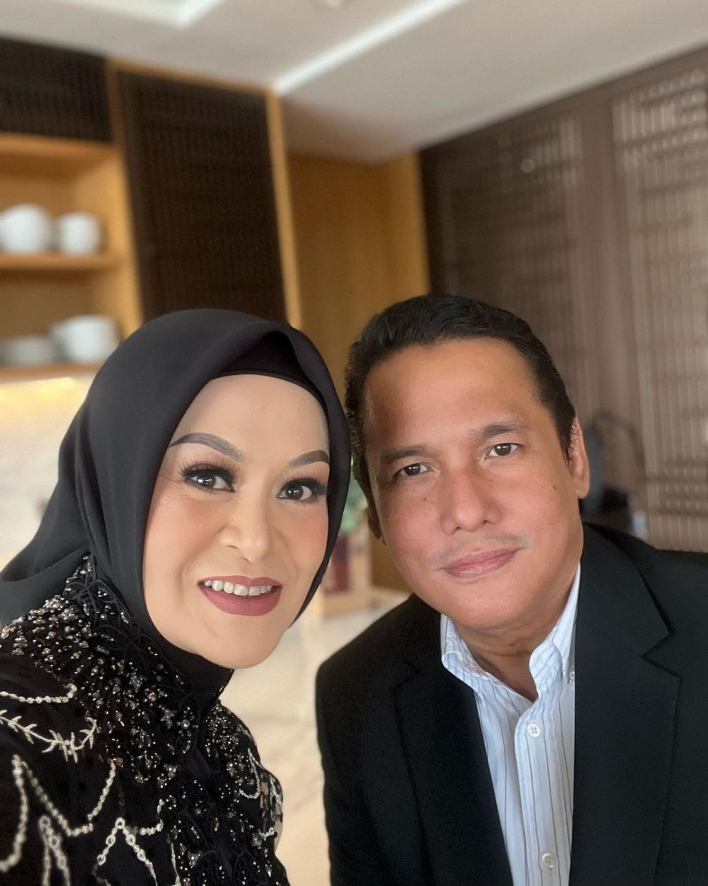 11 Potret kemesraan Candy Satrio dan istri © 2023 brilio.net 11 Potret kemesraan Candy Satrio dan istri © 2023 brilio.net