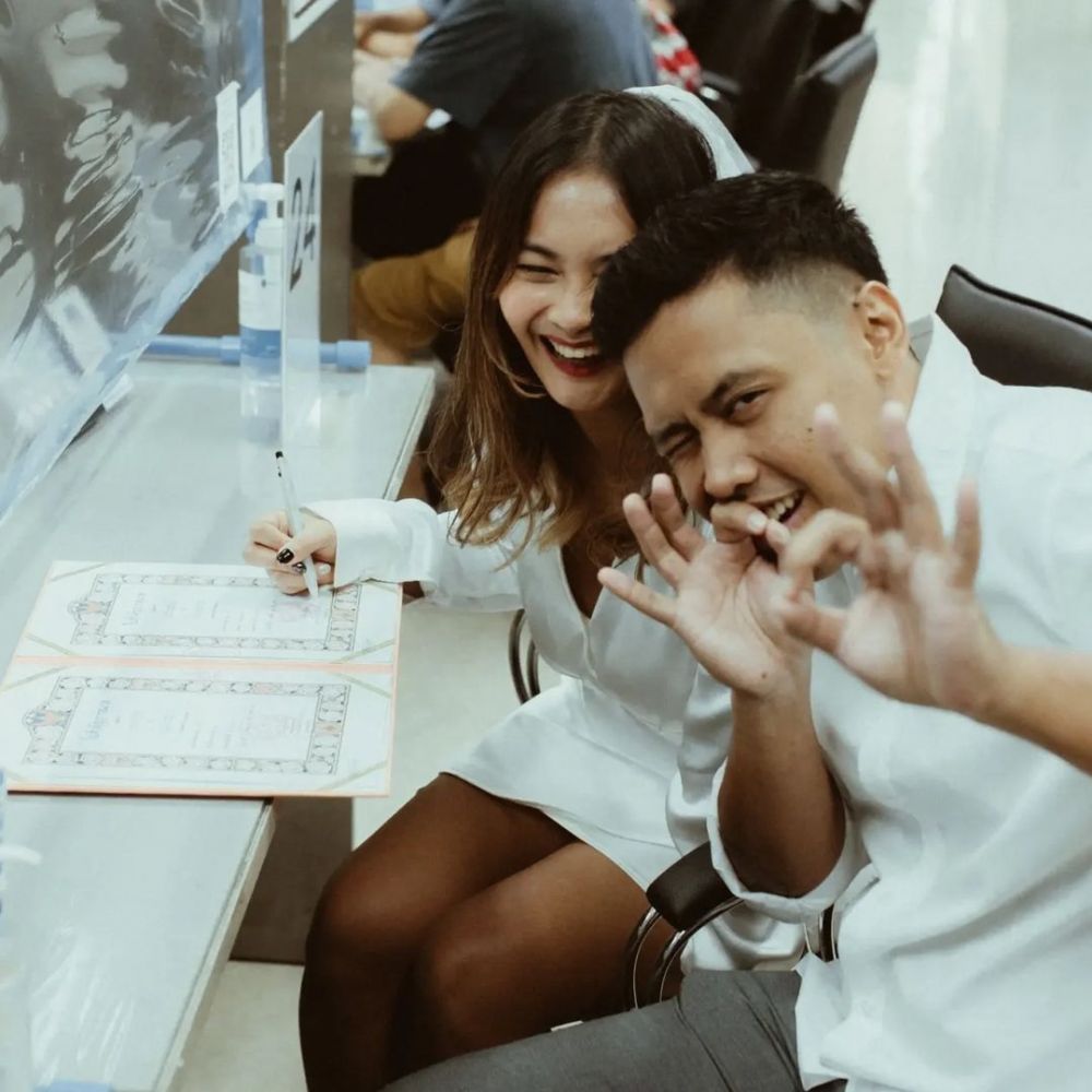 momen pernikahan adik vidi aldiano © berbagai sumber
