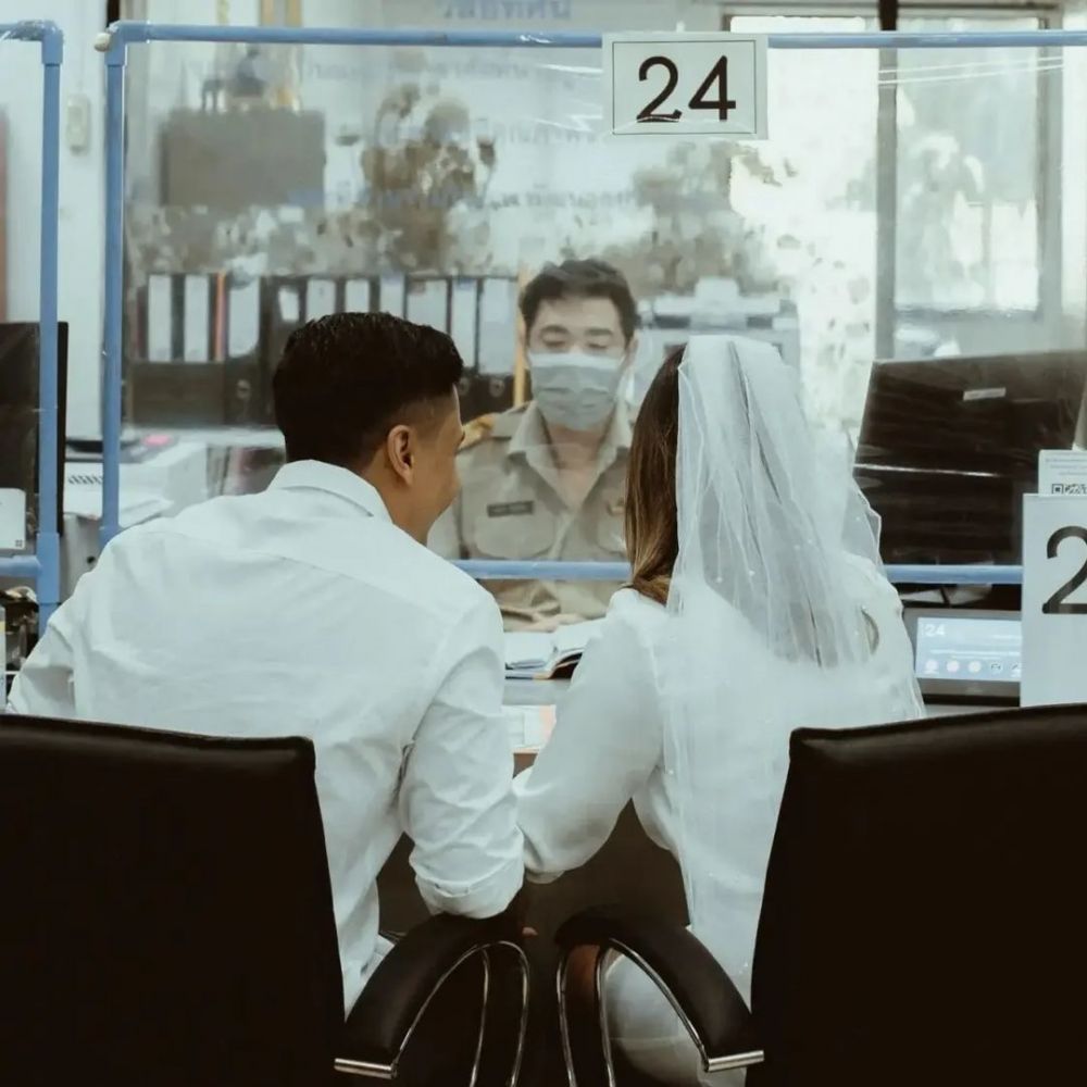 11 Momen pernikahan adik Vidi Aldiano di Thailand, kehadiran orang tua jadi sorotan