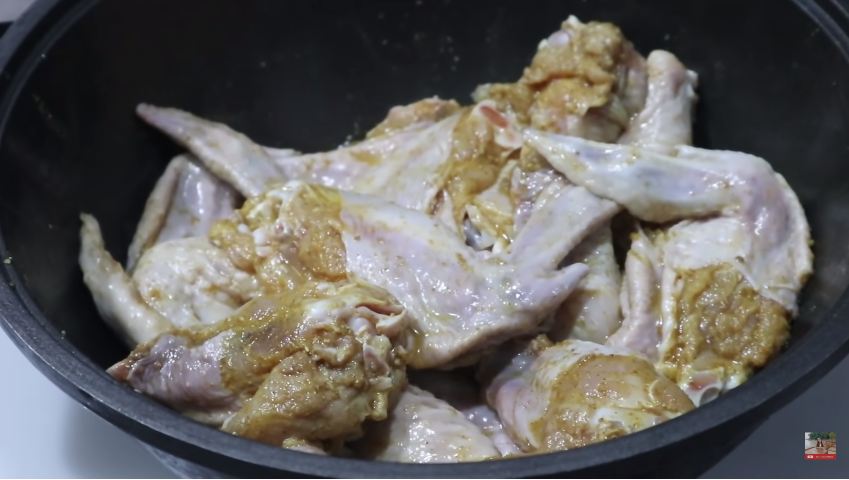 Bukan pakai terigu, ini trik bikin ayam goreng tepung agar tidak amis dan renyah tahan lama