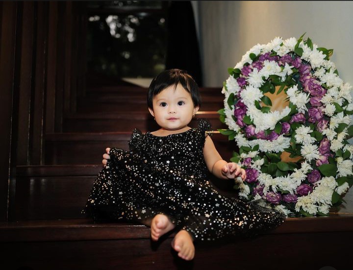 Pemotretan monthiversary Ameena Istimewa Pemotretan monthiversary Ameena Istimewa