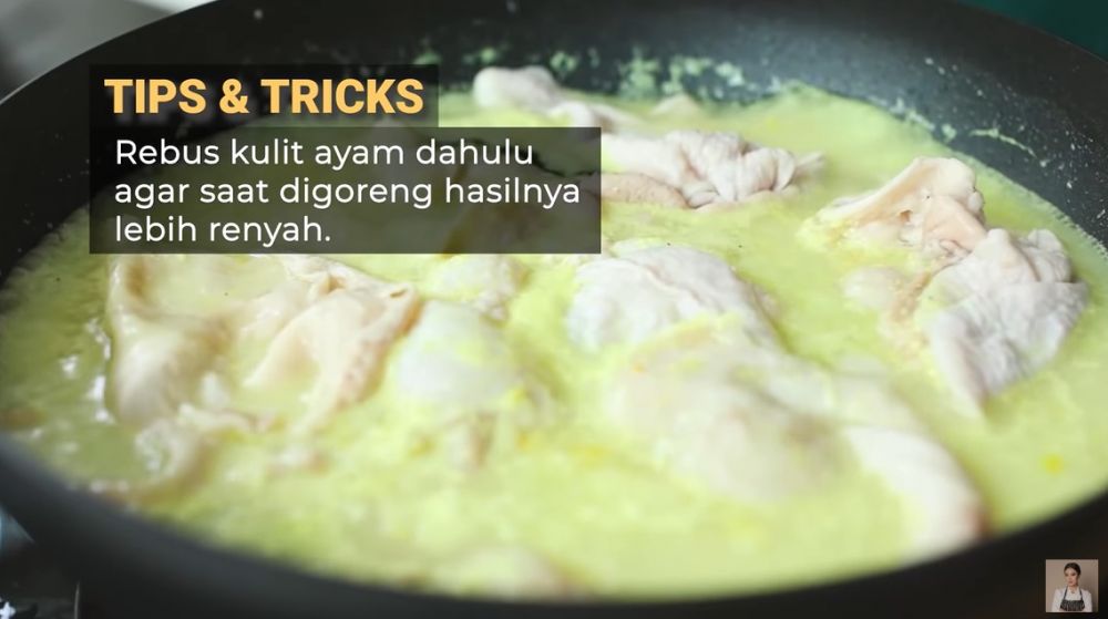 7 Trik membuat kulit ayam krispi tanpa tepung supaya gurih maksimal dan renyah tahan lama