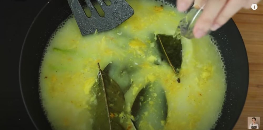 7 Trik membuat kulit ayam krispi tanpa tepung supaya gurih maksimal dan renyah tahan lama