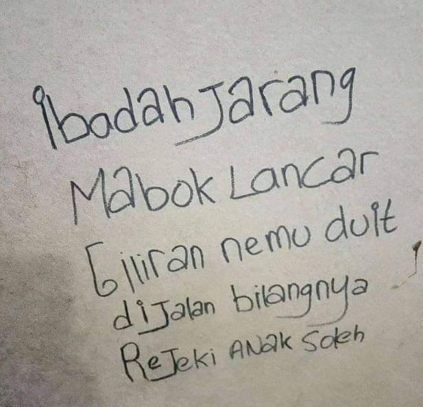 tulisan nyeleneh di tembok Berbagai sumber tulisan nyeleneh di tembok Berbagai sumber