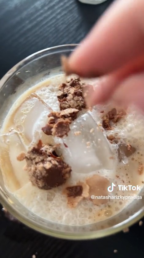 9 Inspirasi minuman ala kafe buatan Natasha Rizky, segar dan antiribet