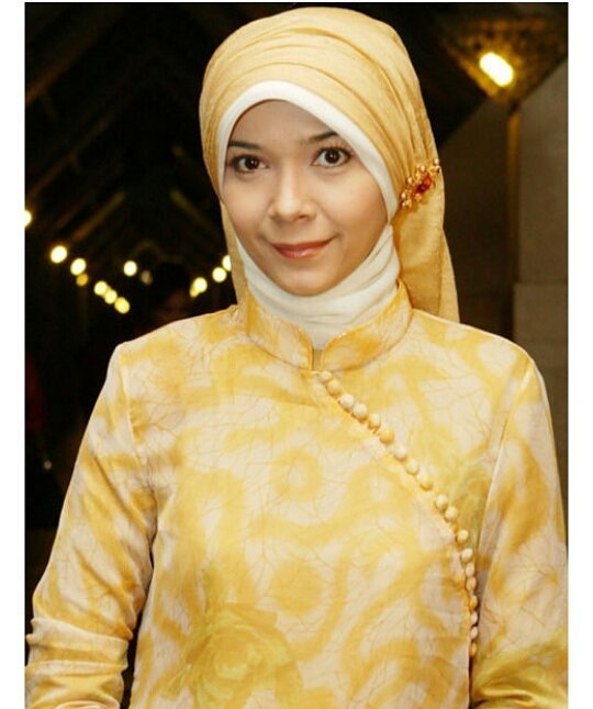Pemeran bu Samsul di Jin dan Jun kini jualan baju muslim, intip 11 transformasinya