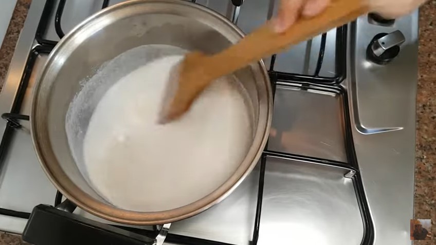 Tanpa masuk freezer, ini trik menyimpan santan agar awet dan tak berubah rasa hingga 3 minggu