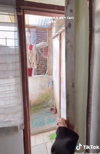 Makeover rumah minimalis jadi estetik © 2023 brilio.net Makeover rumah minimalis jadi estetik © 2023 brilio.net