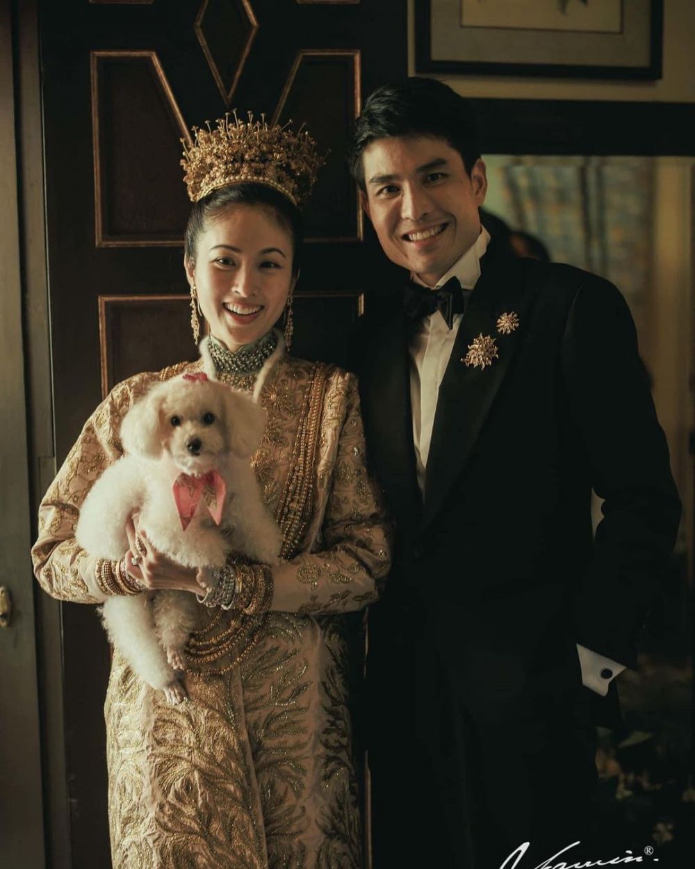 Resmi menikah dengan crazy rich, intip 11 kemesraan Nong Poy transgender asal Thailand dan suami