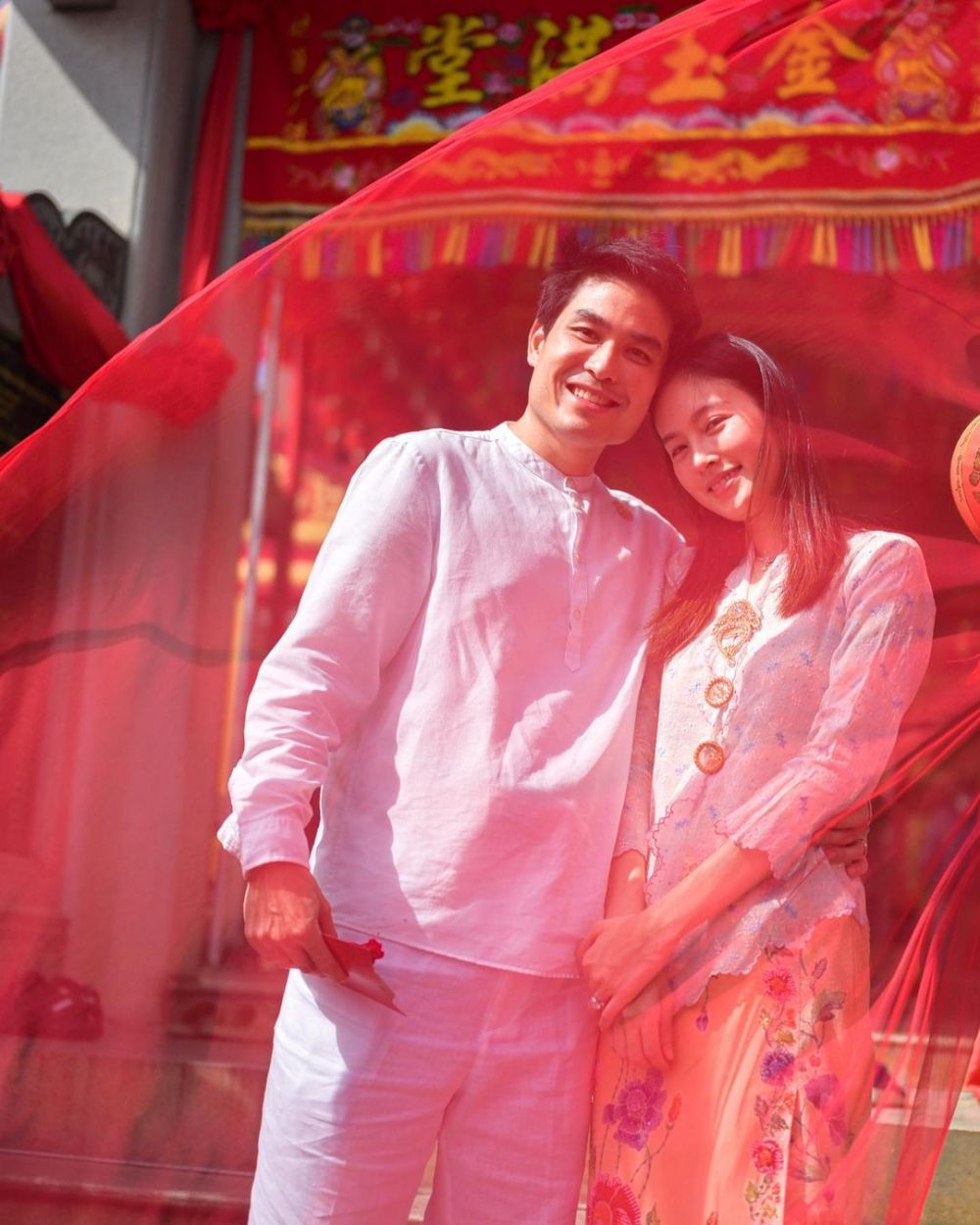 Nong Poy resmi menikahi crazy rich Thailand © 2023 brilio.net Nong Poy resmi menikahi crazy rich Thailand © 2023 brilio.net