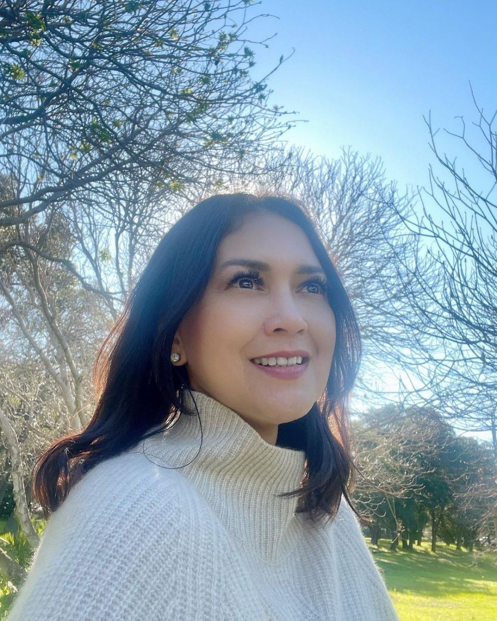 Ira Wibowo lawan main Nike Ardilla di film Kasmaran © 2023 brilio.net