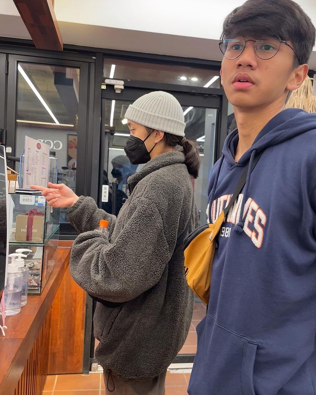 Erotik video Ufa Kiyim orqali porno