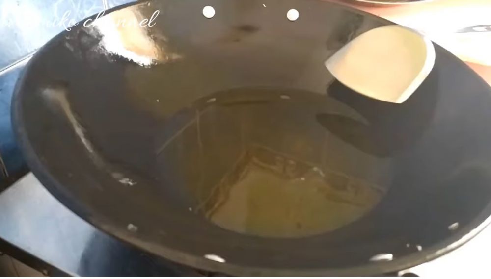 Trik menggoreng keripik bihun agar mekar sempurna, renyah dan antialot