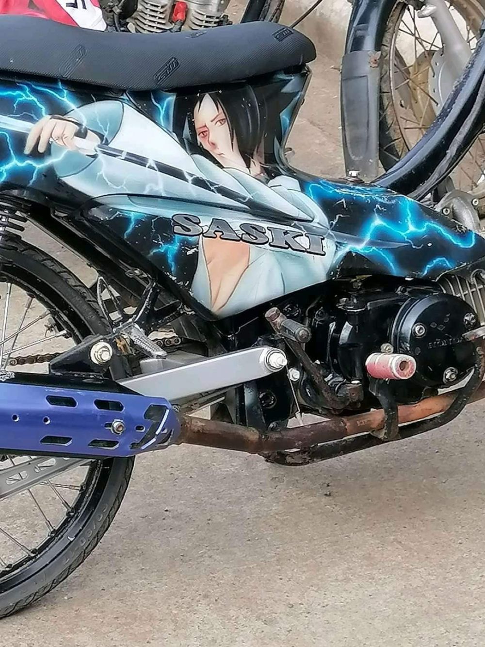 pamer motor © berbagai sumber