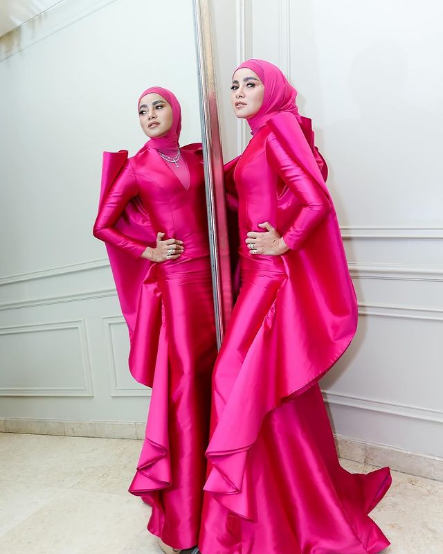 Olla Ramlan Jin dan Jun © berbagai sumber