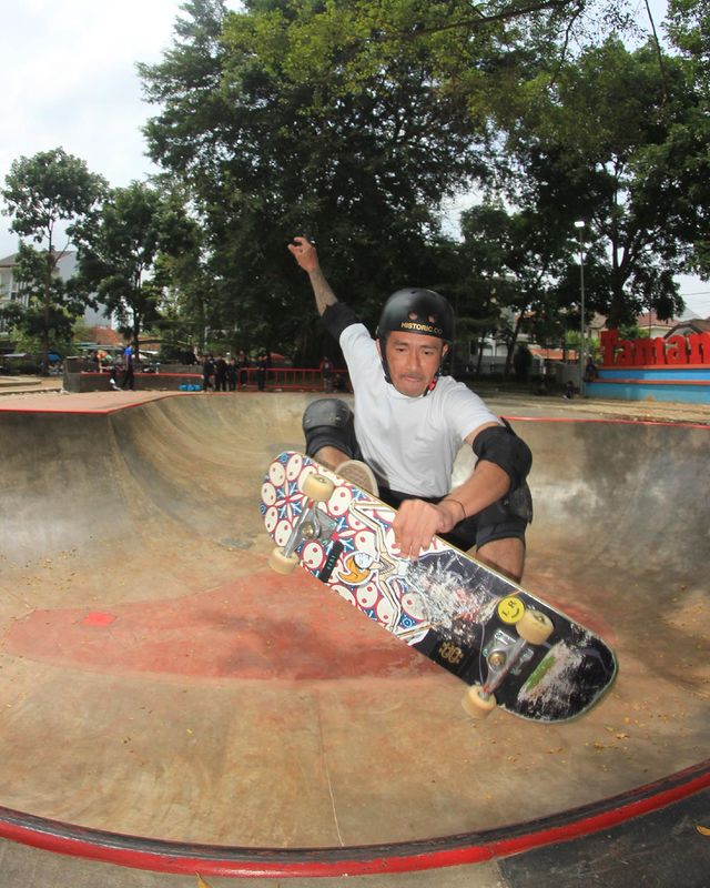 Pembalap Shendy Heryadi mantan kekasih Nike Ardilla © berbagai sumber