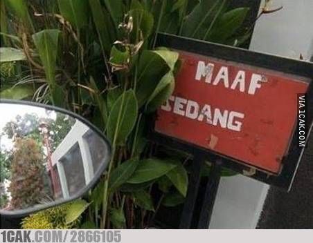 plang nama nyeleneh © berbagai sumber