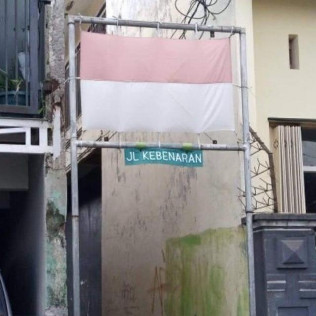 plang nama nyeleneh © berbagai sumber