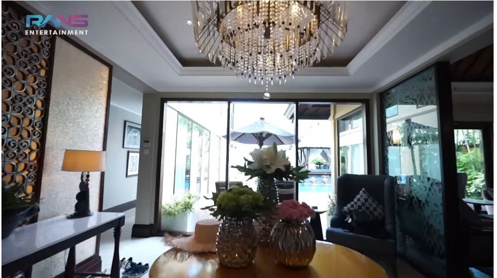 potret hotel disewa raffi ahmad © YouTube