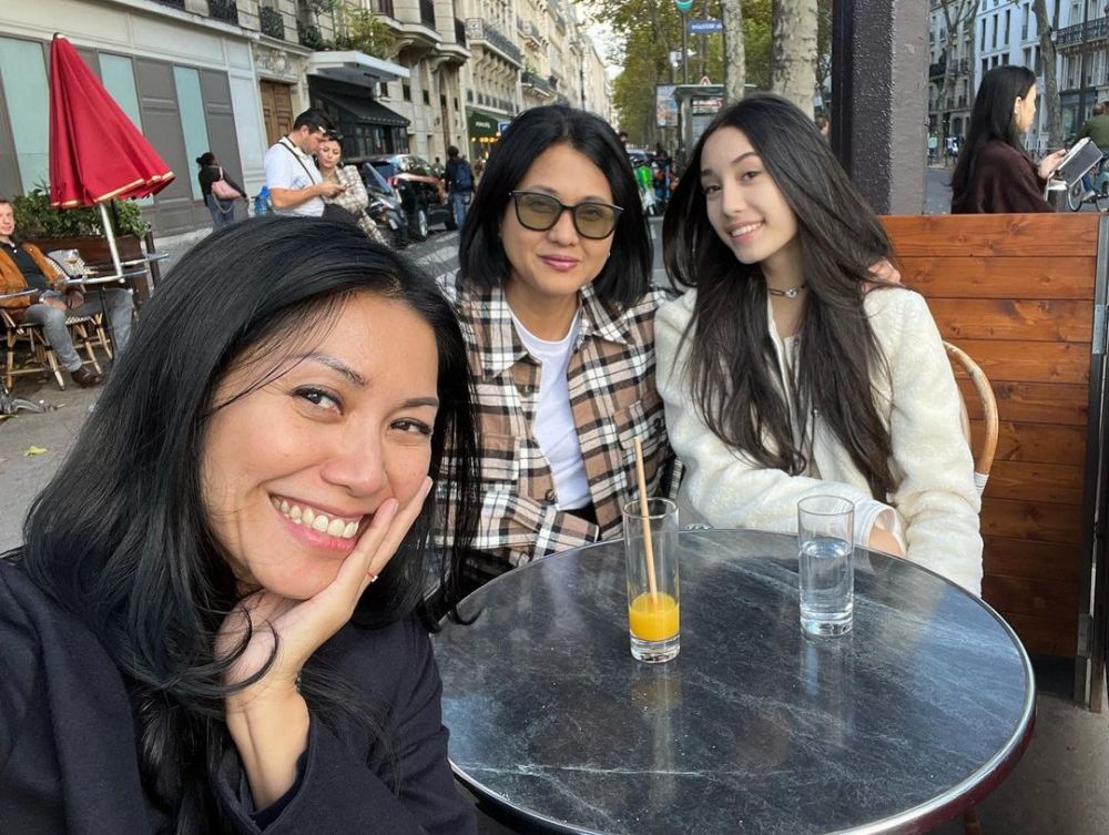 Kebersamaan Anggun dan anaknya © 2023 brilio.net Kebersamaan Anggun dan anaknya © 2023 brilio.net