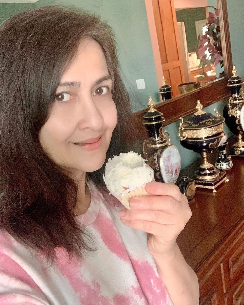 10 Inspirasi camilan ala Shirley Malinton pemeran polwan di Warkop DKI, menggugah selera