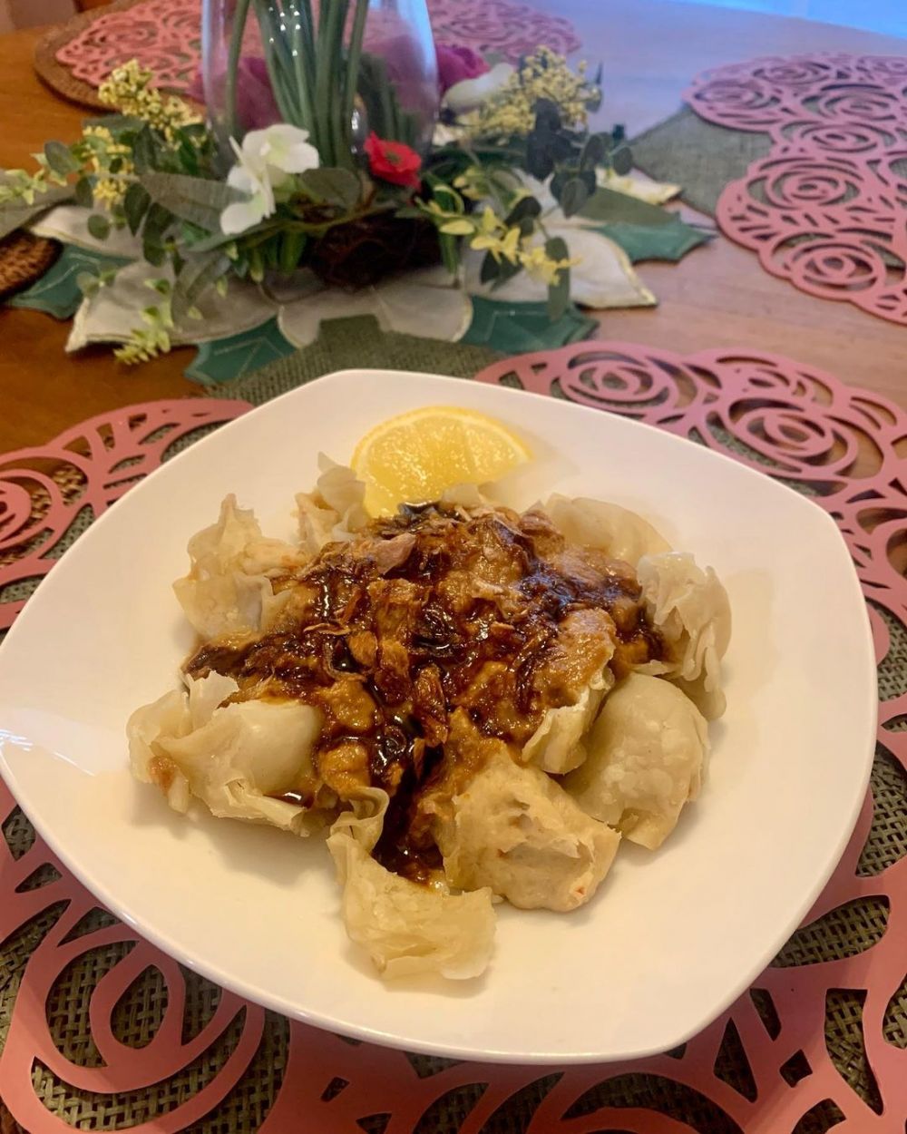 10 Inspirasi camilan ala Shirley Malinton pemeran polwan di Warkop DKI, menggugah selera