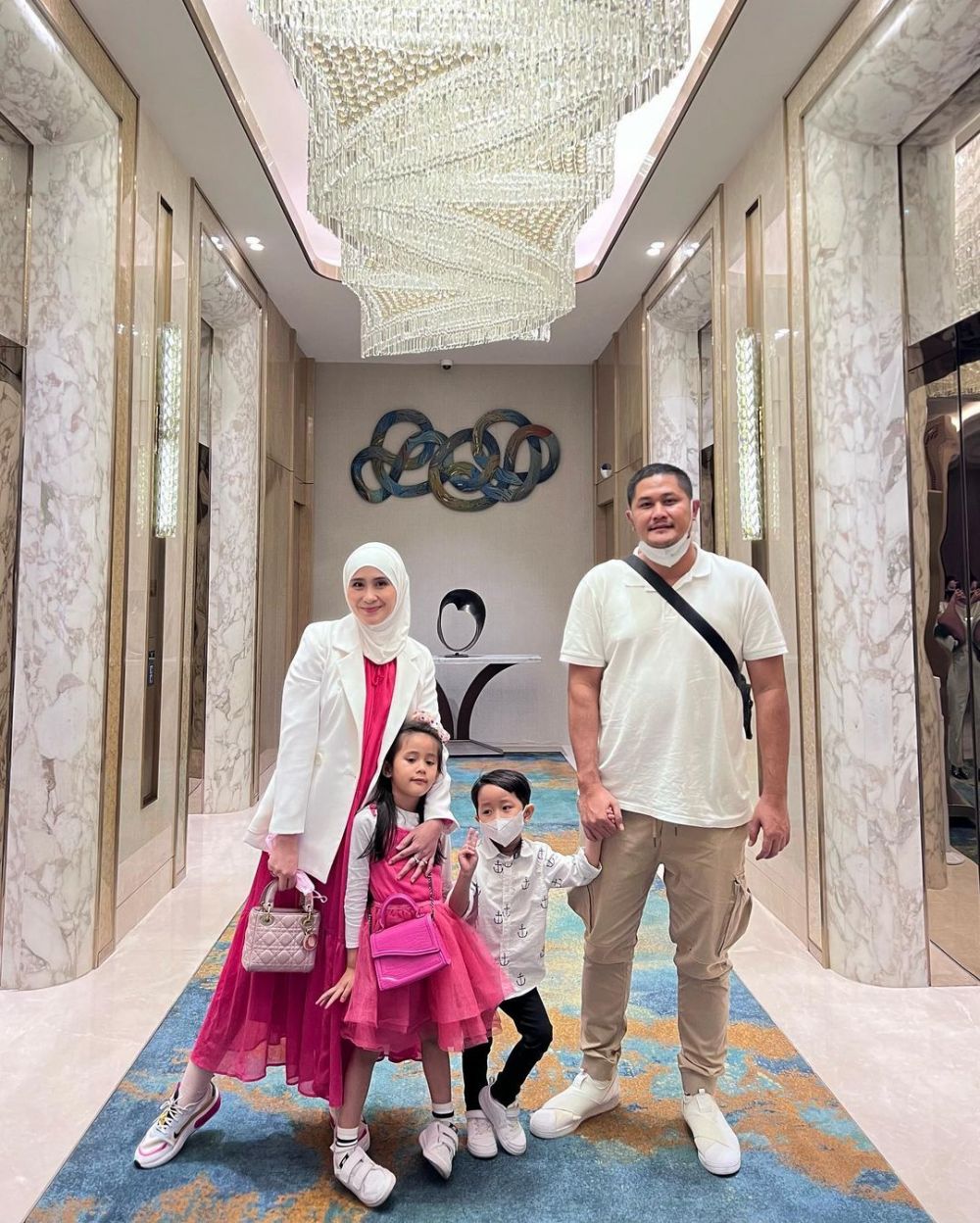 Ryana Ratu FTV yang kini berjilbab berbagai sumber Ryana Ratu FTV yang kini berjilbab berbagai sumber