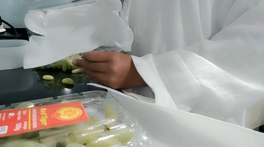 Tanpa mencabut tangkainya, ini cara simpan buah anggur agar tak cepat busuk dan awet hingga 1 bulan