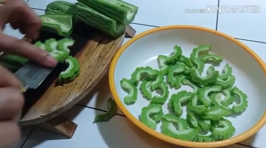 Tanpa bahan tambahan, ini cara menyimpan pare agar awet dan segar selama berbulan-bulan