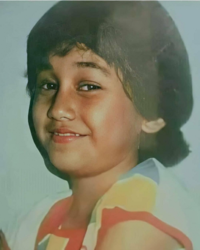 Potret nostalgia masa kecil Nike Ardilla © berbagai sumber Potret nostalgia masa kecil Nike Ardilla © berbagai sumber