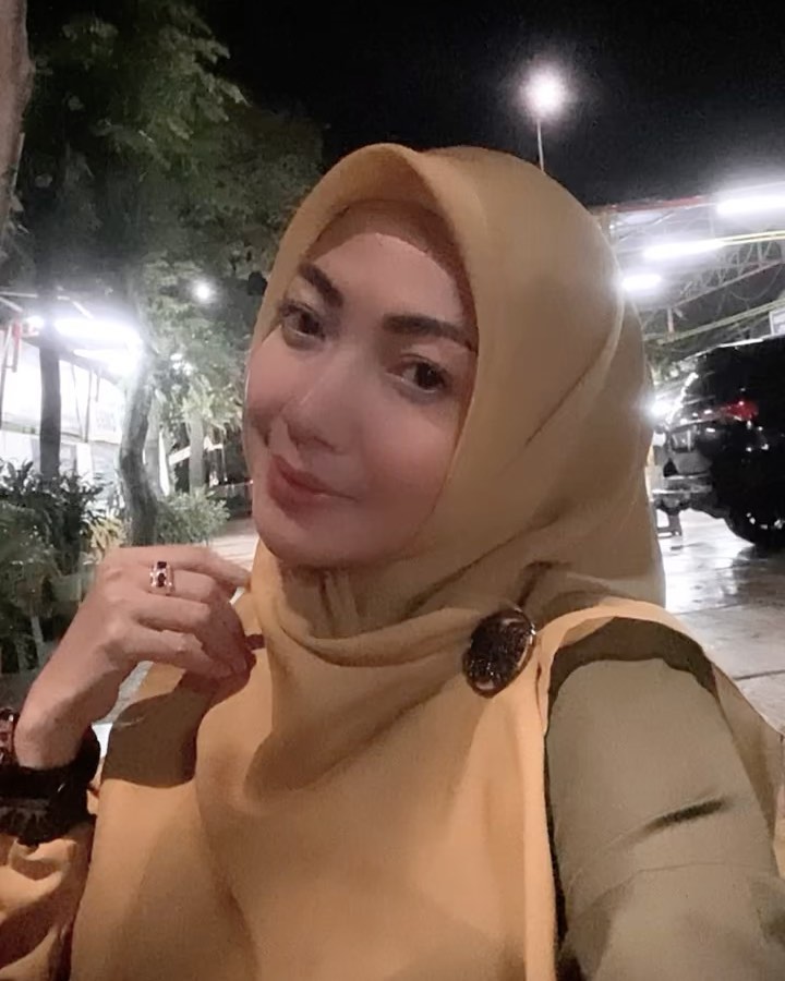 Adinda Irma De Vanty Lorong Waktu © berbagai sumber