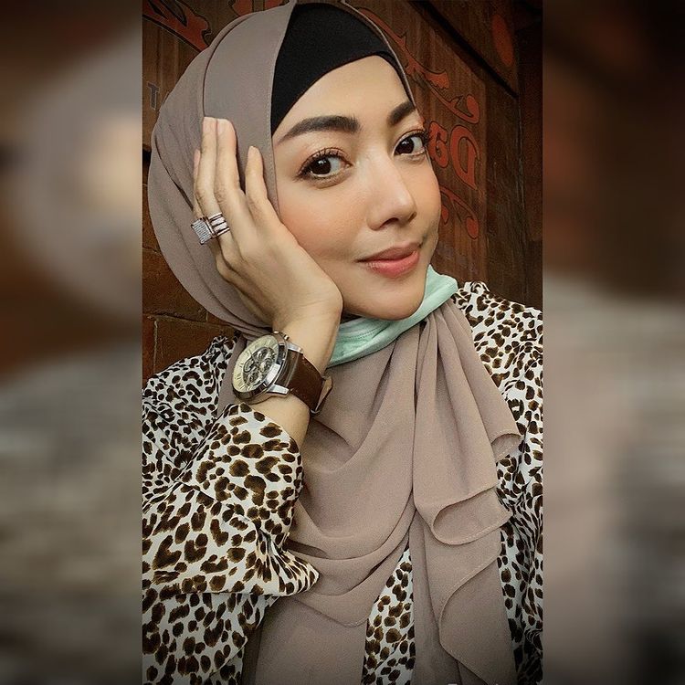 Adinda Irma De Vanty Lorong Waktu © berbagai sumber