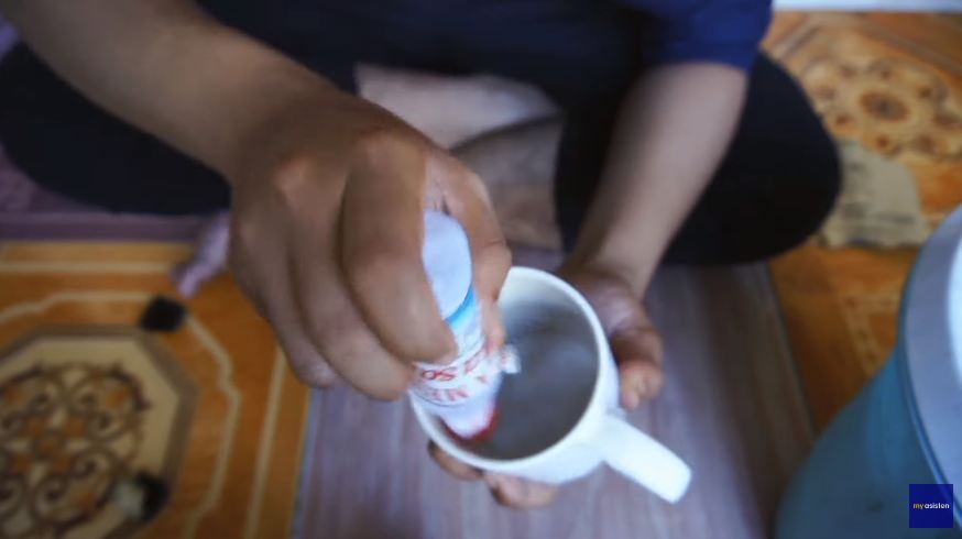 Modal Rp5.000, ini cara praktis hilangkan kerak di gelas keramik pakai satu bahan dapur