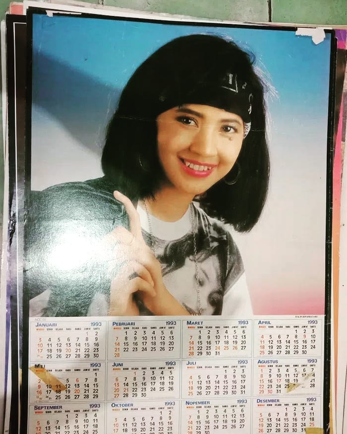 Ita teman Nike Ardilla yang ikut tour Eropa berbagai sumber