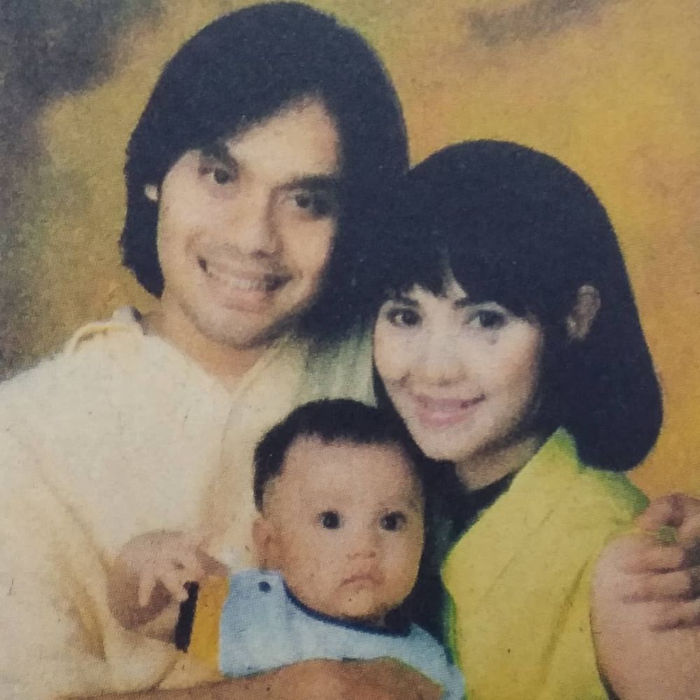 Ita teman Nike Ardilla yang ikut tour Eropa berbagai sumber