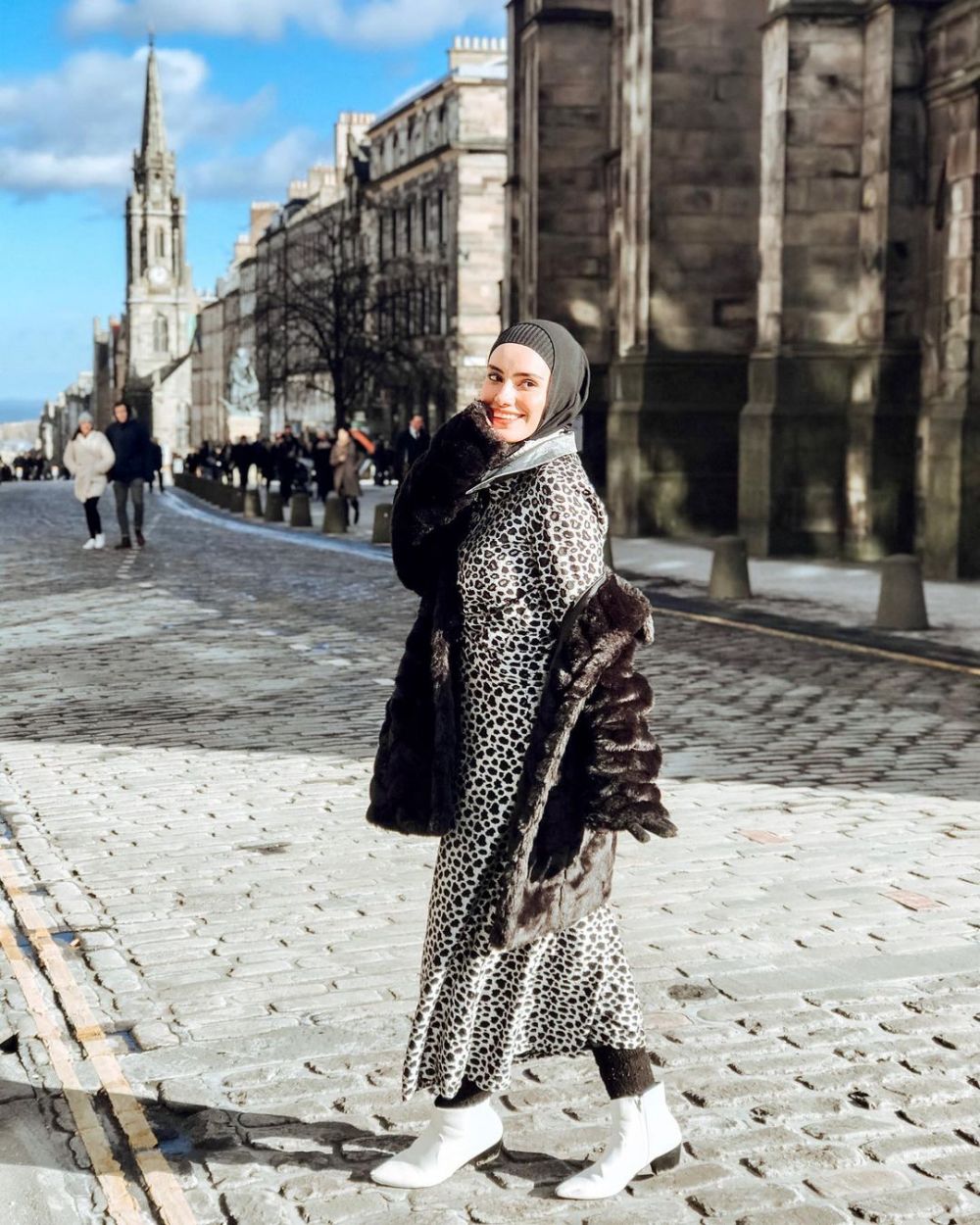 potret terbaru jamilah istri qubil © berbagai sumber potret terbaru jamilah istri qubil © berbagai sumber