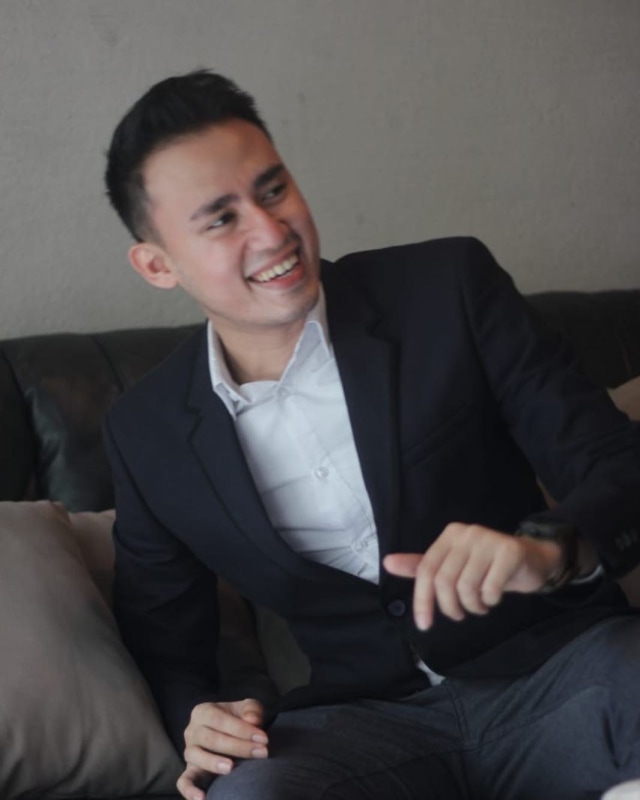 Pesinetron ini dijerat kasus narkoba berkali-kali © 2023 brilio.net Pesinetron ini dijerat kasus narkoba berkali-kali © 2023 brilio.net