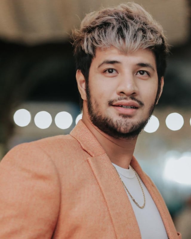 Pesinetron ini dijerat kasus narkoba berkali-kali © 2023 brilio.net Pesinetron ini dijerat kasus narkoba berkali-kali © 2023 brilio.net