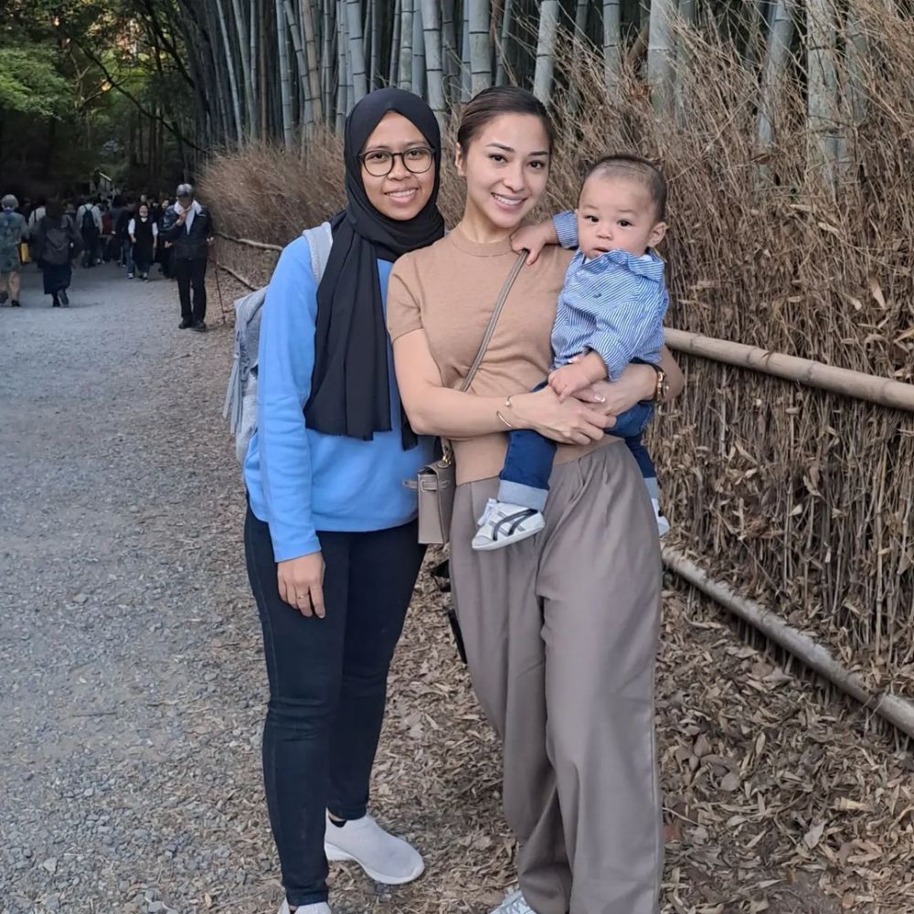 seleb manjakan asisten © instagram